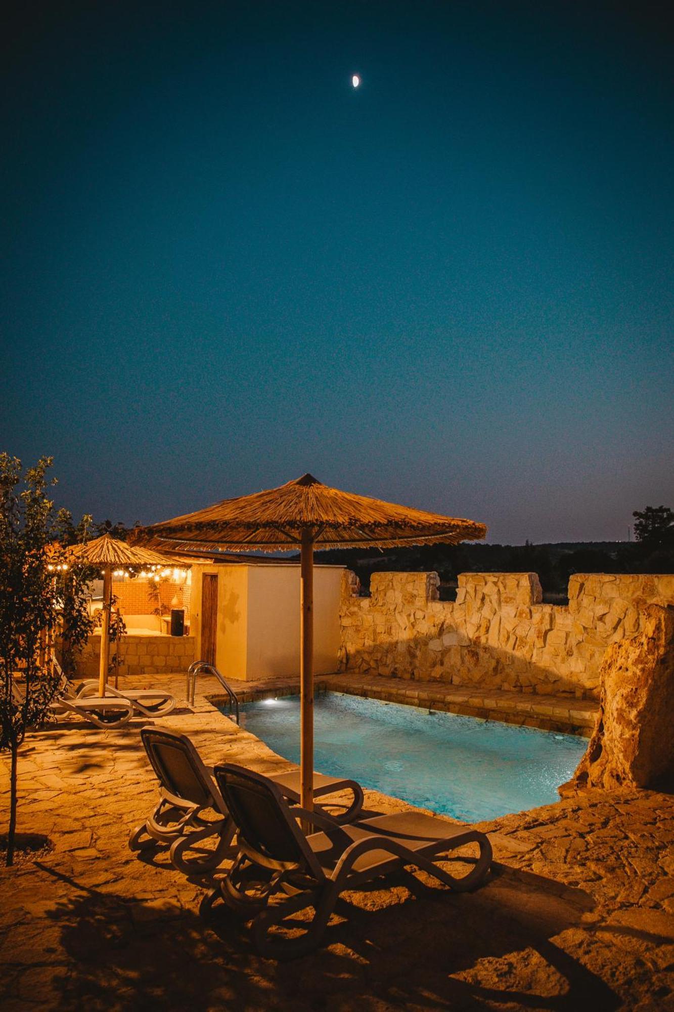 Kleos Noble Retreat - Stone-Build Apartments & Rooms With Pool, Sauna & Bbq Area Limassol Exterior photo