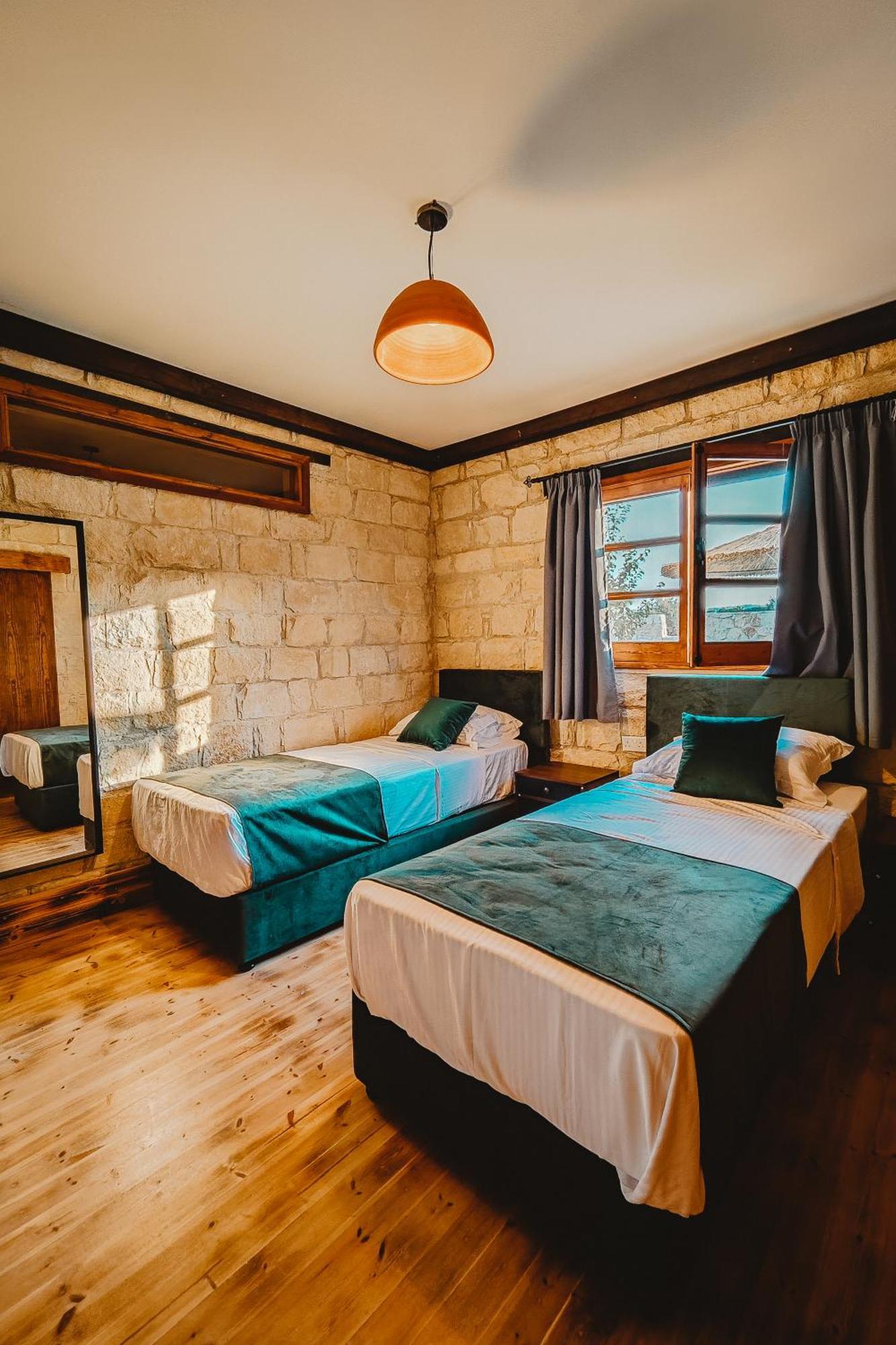 Kleos Noble Retreat - Stone-Build Apartments & Rooms With Pool, Sauna & Bbq Area Limassol Room photo