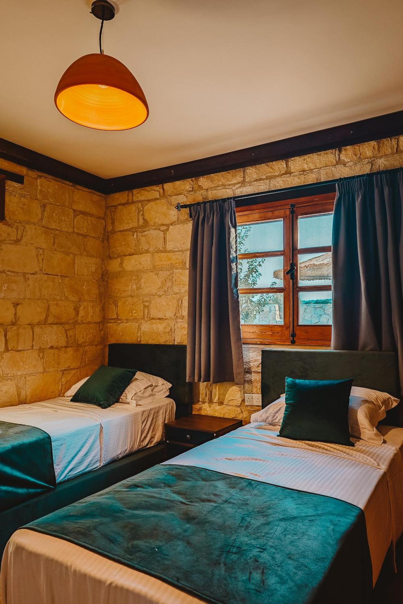 Kleos Noble Retreat - Stone-Build Apartments & Rooms With Pool, Sauna & Bbq Area Limassol Room photo